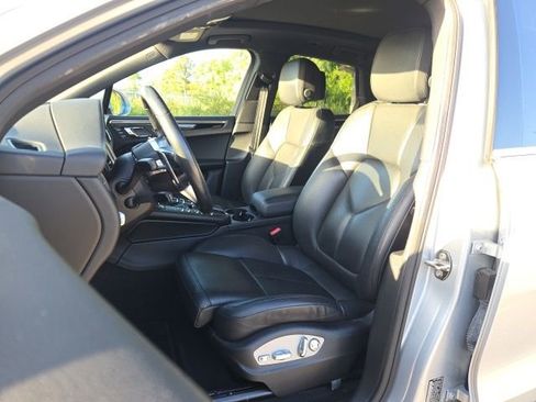 Used 2017 Porsche Macan S image 14
