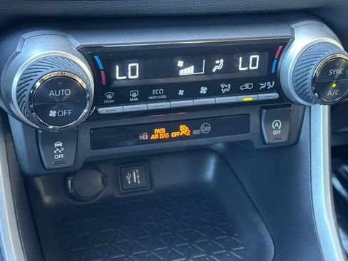 Used 2024 Toyota RAV4 XLE FWD image 17
