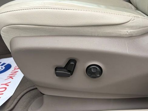 Used 2021 Chrysler Pacifica Touring-L w/ Premium & Safety Sphere Group FWD image 16