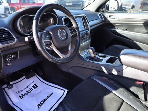 Used 2018 Jeep Grand Cherokee Altitude image 12