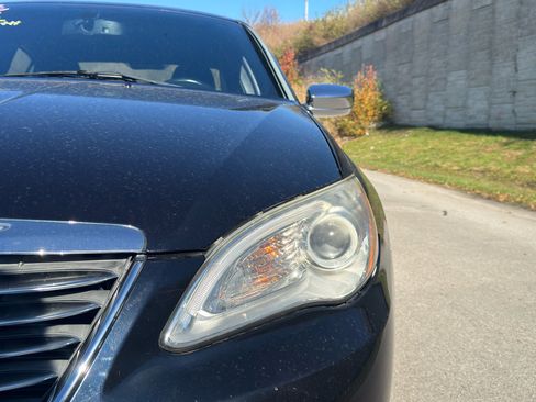 Used 2012 Chrysler 200 Limited image 12