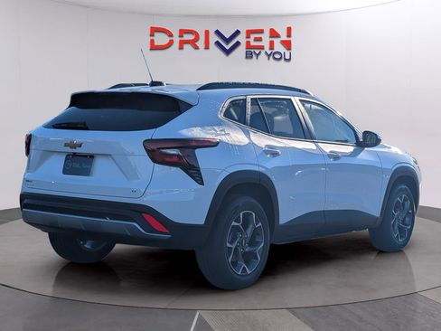 New 2026 Chevrolet Trax LT w/ Driver Confidence Package image 5