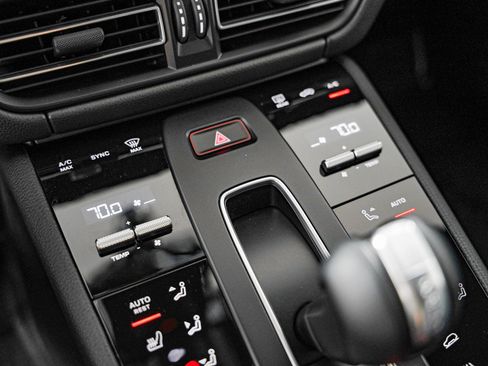 Certified 2026 Porsche Macan AWD/4WD image 19