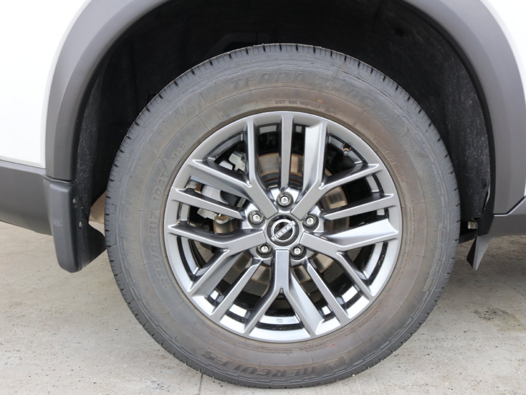 Used 2024 Nissan Rogue S AWD/4WD image 45