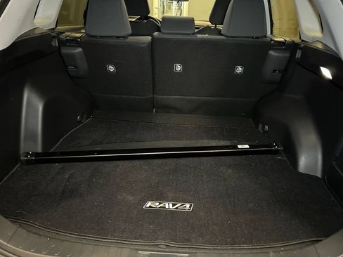 Used 2024 Toyota RAV4 LE AWD/4WD image 18