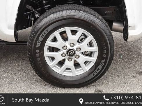 Used 2025 Toyota Tacoma SR5 AWD/4WD image 10