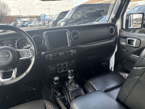 Used 2022 Jeep Wrangler Unlimited Sahara image 20