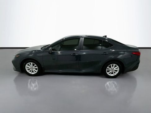 Used 2025 Toyota Camry LE w/ Convenience Package FWD image 4