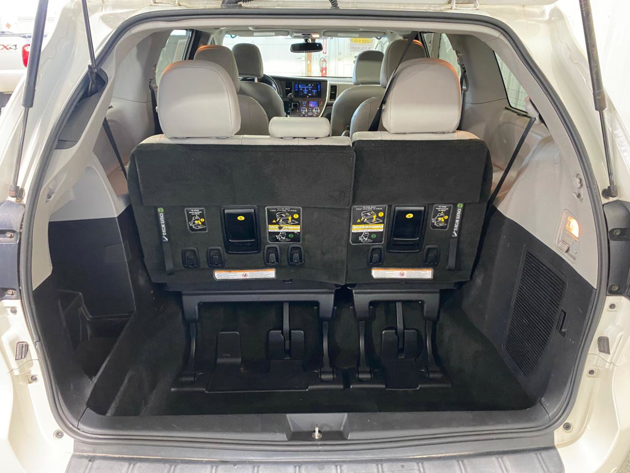 Used 2015 Toyota Sienna Limited Premium AWD/4WD image 7