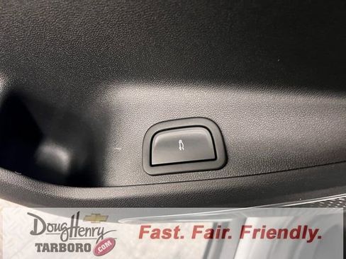 Used 2025 GMC Acadia Elevation image 27