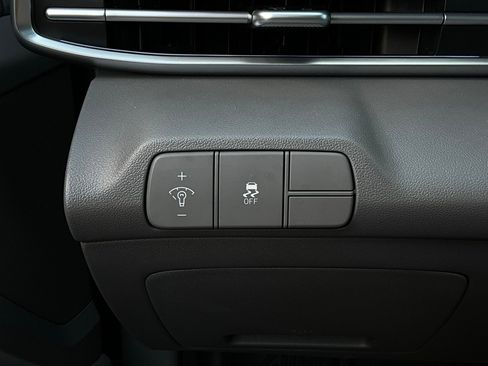 Used 2025 Hyundai Elantra SEL image 22