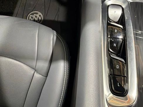 Used 2024 Buick Enclave Essence w/ Experience Buick Package AWD/4WD image 14