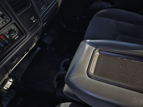 Used 2006 Chevrolet Silverado 2500 LT image 20