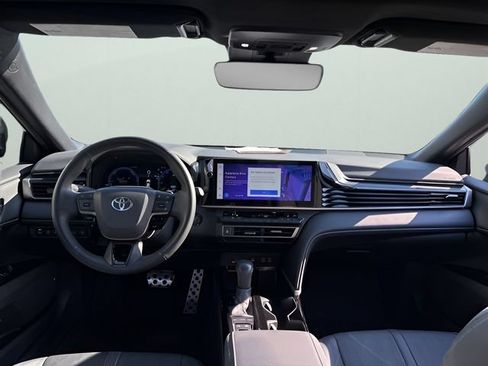 Used 2025 Toyota Camry XSE FWD image 16