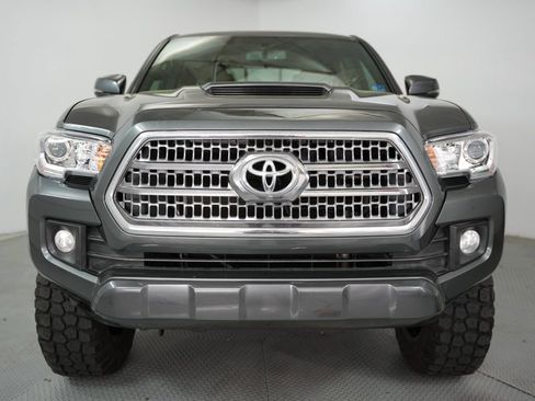 Used 2016 Toyota Tacoma TRD Sport w/ Premium & Technology Package image 2