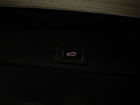 Used 2019 Subaru Ascent Touring AWD/4WD image 8