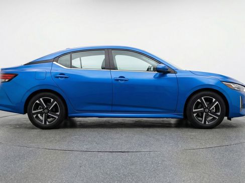 Used 2025 Nissan Sentra SV FWD image 11