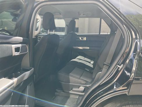 Used 2023 Ford Explorer XLT RWD image 9