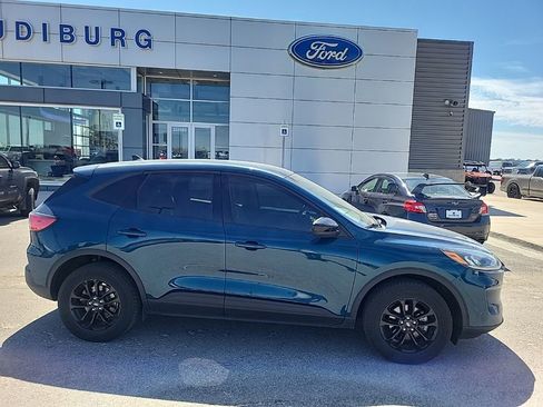 Used 2020 Ford Escape SE Sport image 2