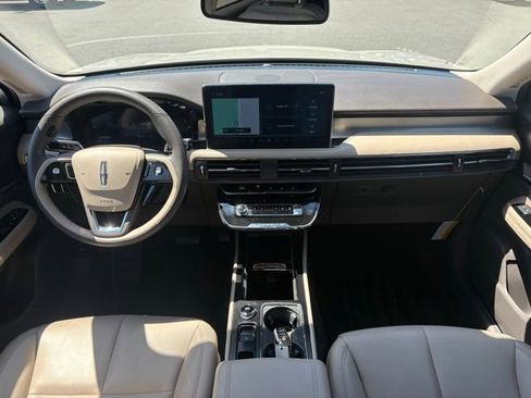 Used 2024 Lincoln Corsair FWD image 12