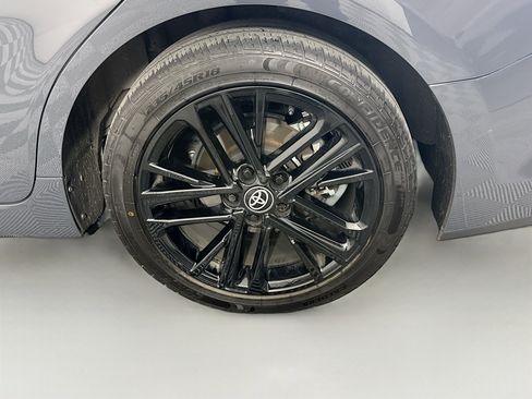 Used 2025 Toyota Camry SE w/ Convenience Package image 11