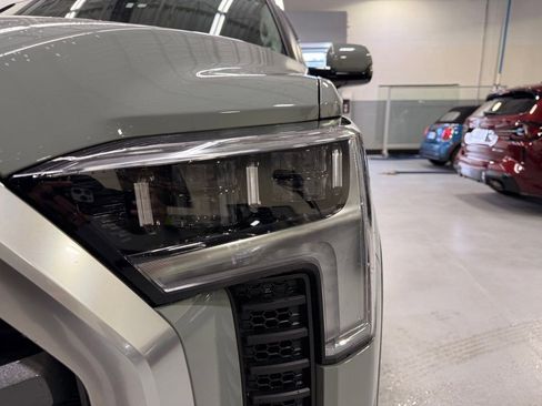 Used 2024 Toyota Tundra Limited AWD/4WD image 9