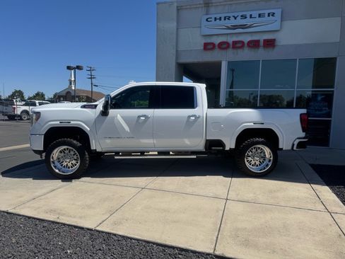 Used 2022 GMC Sierra 3500 Denali AWD/4WD image 2