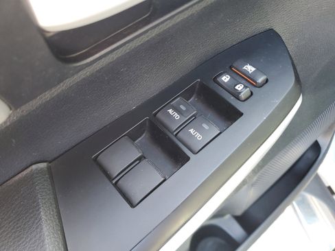 Used 2014 Toyota Tundra Limited w/ Limited Premium Package image 15