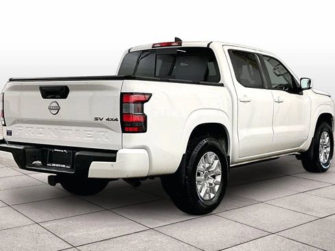 Used 2024 Nissan Frontier SV w/ SV Convenience Package image 11