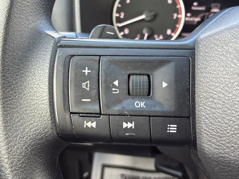 Used 2025 Nissan Rogue S image 20