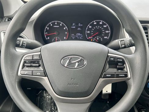 Used 2022 Hyundai Accent SE FWD image 13