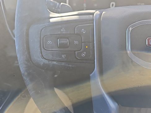Used 2025 GMC Sierra 1500 Elevation image 13