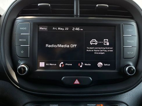 Used 2025 Kia Soul LX w/ LX Technology Package FWD image 26