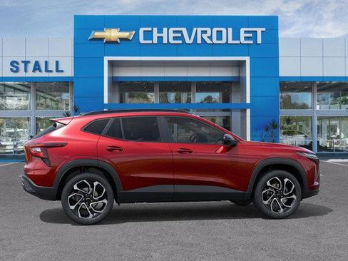 Used 2026 Chevrolet Trax RS FWD image 5