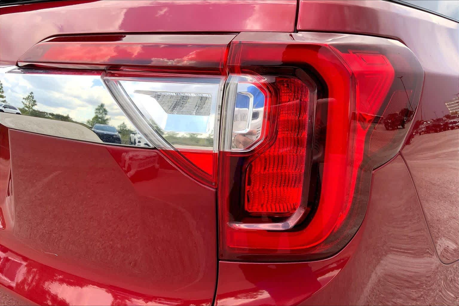 Used 2020 GMC Acadia SLT w/ Driver Alert Package II FWD image 30
