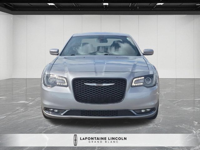 Used 2017 Chrysler 300 S AWD/4WD image 8
