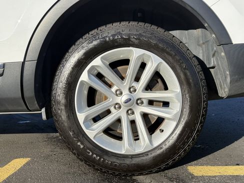 Used 2013 Ford Explorer XLT image 13