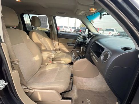 Used 2014 Jeep Patriot Sport w/ Power Value Group image 27