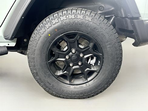 Used 2023 Jeep Wrangler Unlimited w/ Dual Top Group AWD/4WD image 11