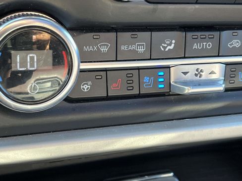 Used 2023 Ford Expedition Max Limited image 22