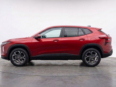 Used 2025 Chevrolet Trax LT w/ LT Convenience Package FWD image 5