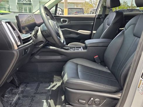 Used 2024 Kia Sorento S FWD image 10