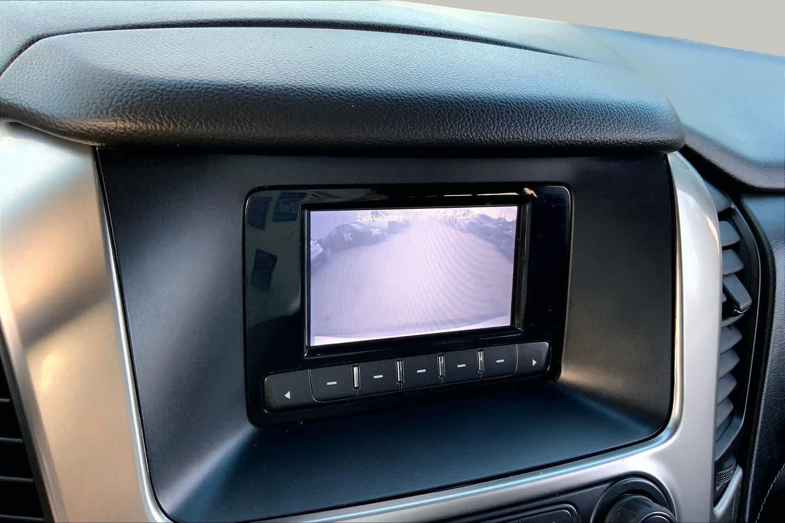 Used 2015 Chevrolet Suburban LS RWD image 26