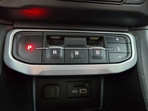 Used 2023 GMC Acadia SLE w/ Driver Convenience Package image 33