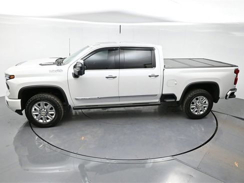 Used 2024 Chevrolet Silverado 2500 High Country w/ High Country Premium Package image 37