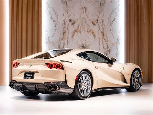 Used 2019 Ferrari 812 Superfast RWD image 3