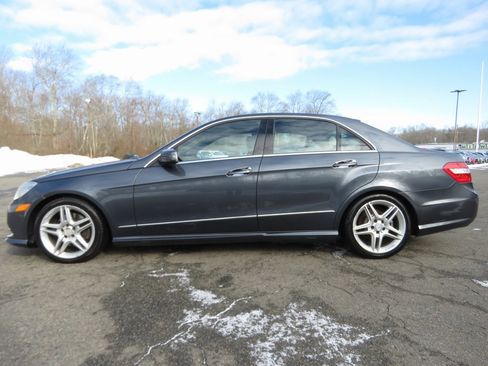 Used 2013 Mercedes-Benz E 350 4MATIC Sedan image 8