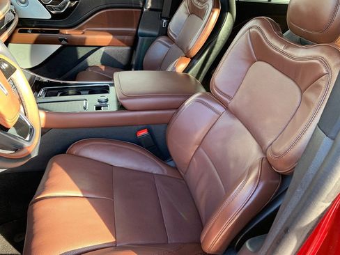 Certified 2025 Lincoln Aviator Reserve w/ Equipment Group 201A AWD/4WD image 17