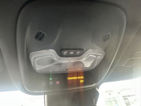 Used 2025 Chevrolet TrailBlazer ACTIV w/ Convenience Package image 29