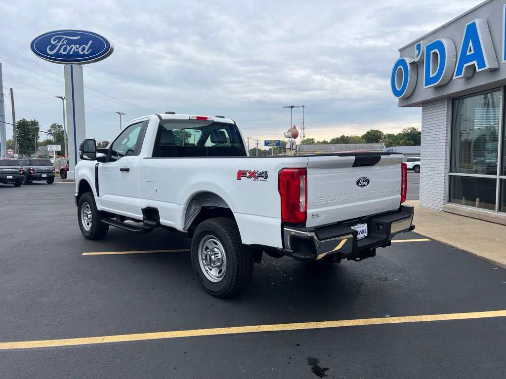 New 2027 Ford F350 XL w/ FX4 Off-Road Package AWD/4WD image 3